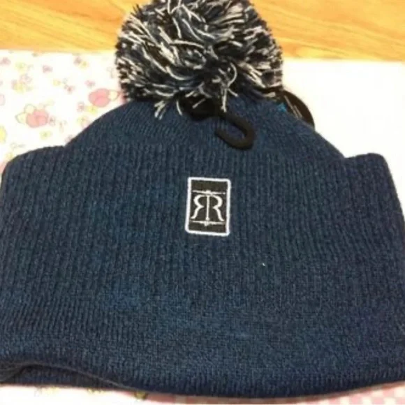 Winter Hat Robin Ruth Original Pom Pom Hat - Picture 5 of 6